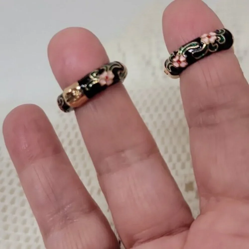 CCO Floral Huggie Hoop Earrings Enamel Stainless Steel Posts Black Pink OS New - Picture 7 of 12